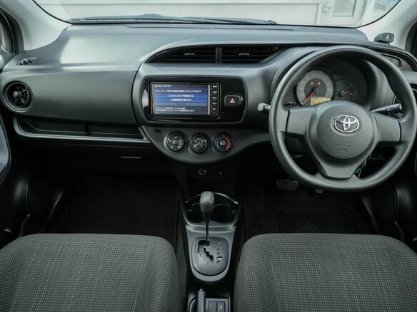 2019 Toyota Vitz III (XP130) Рестайлинг 2, серый, 1050000 рублей - вид 20