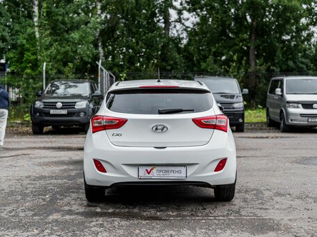 2016 Hyundai i30 II Рестайлинг, белый, 1000000 рублей, вид 4