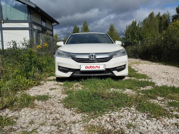 2017 Honda Accord IX Рестайлинг, белый, 2000000 рублей - вид 4