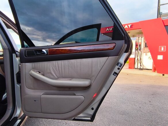 1998 Audi A6 II (C5), бежевый, 520000 рублей - вид 13