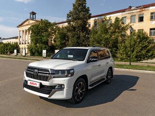 2020 Toyota Land Cruiser 200 Series Рестайлинг 2, белый, 7000000 рублей, вид 1