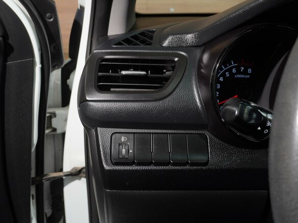 2017 Kia Rio III Рестайлинг, белый, 968000 рублей - вид 17