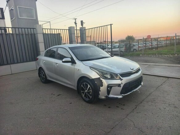 2017 Kia Rio IV, серебристый, 616000 рублей - вид 2