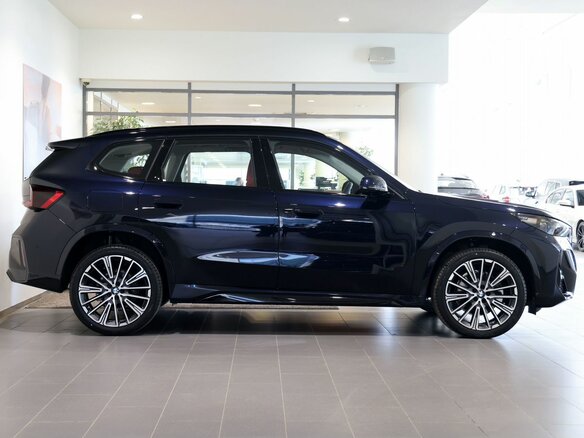 2026 BMW X1 Long 25Li xDrive III (U11/U12), чёрный, 5730000 рублей - вид 3