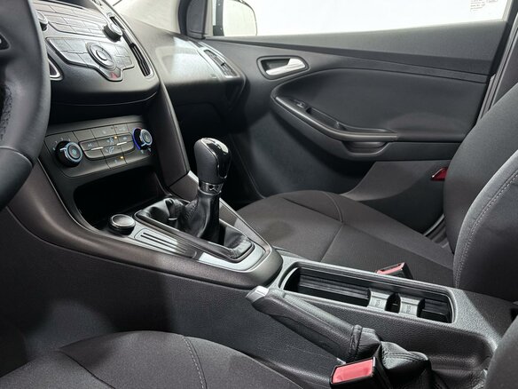 2017 Ford Focus III Рестайлинг, белый, 1190000 рублей - вид 17