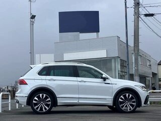 2023 Volkswagen Tiguan II Рестайлинг, белый, 2450000 рублей, вид 2