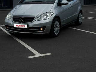 2009 Mercedes-Benz A-Класс 160 II (W169) Рестайлинг, серебристый, 700000 рублей, вид 1