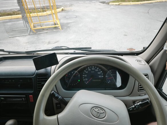 2000 Toyota Dyna, белый, 1300000 рублей - вид 5