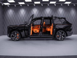 2026 Rolls-Royce Cullinan Black Badge I Рестайлинг (Series II), чёрный, 65000000 рублей, вид 3