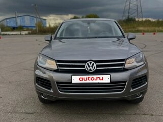 2011 Volkswagen Touareg II, серый, 1690000 рублей, вид 2