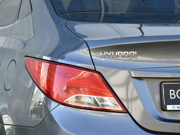 2014 Hyundai Solaris I Рестайлинг, серый, 750000 рублей - вид 5