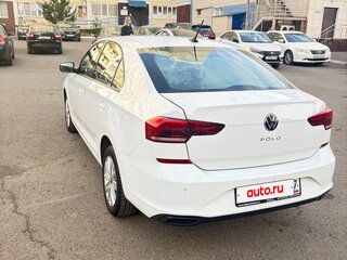 2021 Volkswagen Polo VI, белый, 1800000 рублей, вид 4