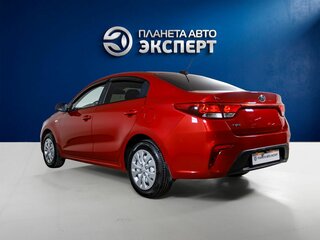 2018 Kia Rio IV, красный, 1000000 рублей, вид 4
