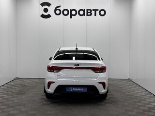 2020 Kia Rio IV, белый, 1490000 рублей, вид 5