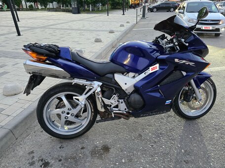 2005 Honda VFR 800, синий, 450000 рублей, вид 3