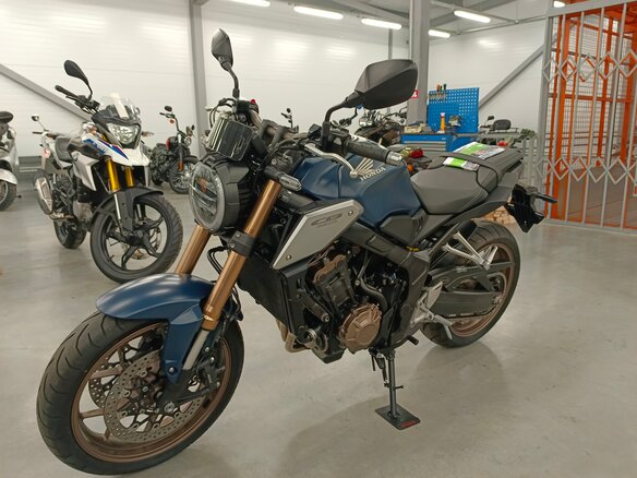 2021 Honda CB 650R, синий, 790000 рублей - вид 4
