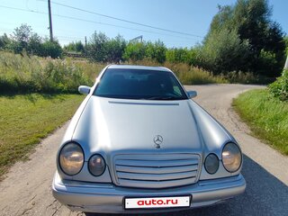 1997 Mercedes-Benz E-Класс 240 II (W210, S210), серый, 380000 рублей, вид 1
