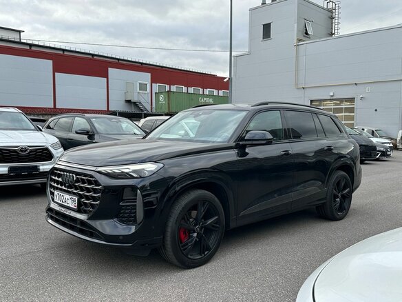 2024 Audi Q6 45 TFSI, чёрный, 7449000 рублей