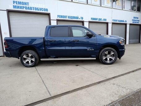 2023 Ram 1500 Crew Cab eTorque V, синий, 5800000 рублей, вид 2