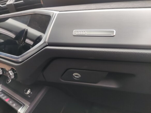 2022 Audi Q3 35 TFSI II (F3), серый, 3290000 рублей - вид 3