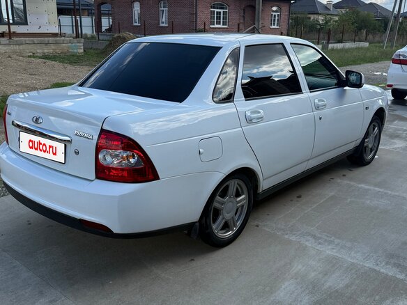 2013 Lada (ВАЗ) Priora I Рестайлинг, белый, 460000 рублей - вид 6