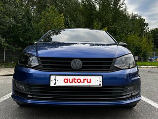 2018 Volkswagen Polo V Рестайлинг, синий, 1280000 рублей, вид 4
