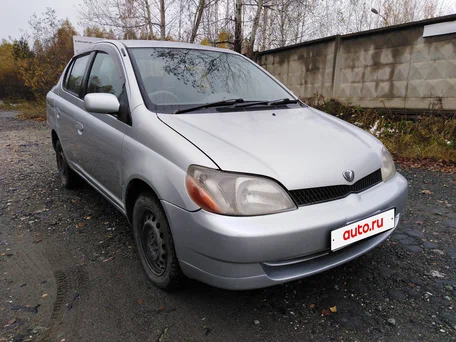 2001 Toyota Platz, серебристый, 245000 рублей, вид 1
