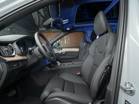 2026 Volvo XC90 B5 II Рестайлинг 2, серый, 10600000 рублей - вид 11