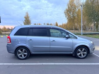2008 Opel Zafira B Рестайлинг, серебристый, 395000 рублей, вид 4