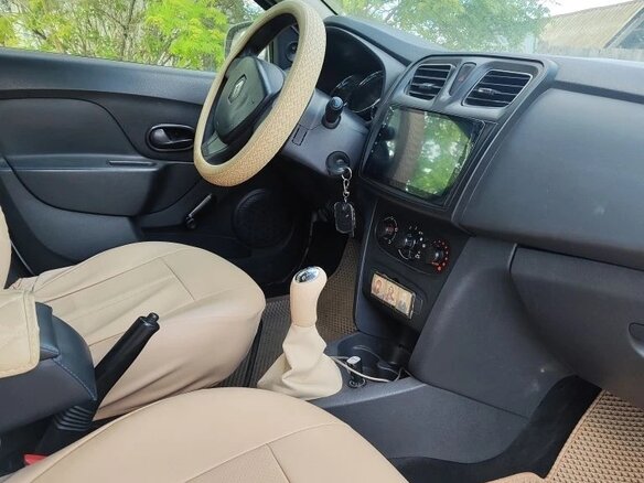 2015 Renault Logan II, белый, 550000 рублей - вид 3