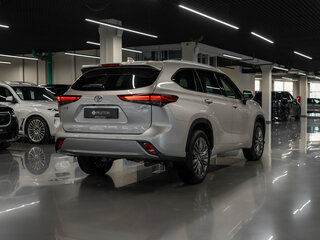 2026 Toyota Highlander IV (XU70), серый, 6000000 рублей, вид 5