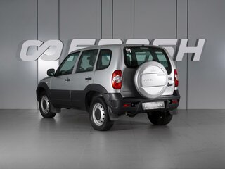 2018 Chevrolet Niva I Рестайлинг, серебристый, 670000 рублей, вид 2