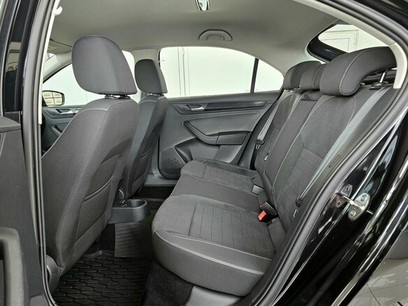 2022 Volkswagen Polo VI, чёрный, 2099000 рублей - вид 15