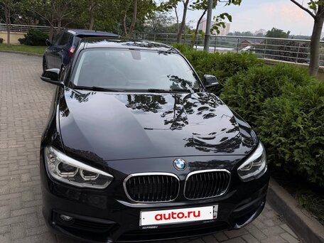 2018 BMW 1 серии 118i II (F20/F21) Рестайлинг 2, чёрный, 1950000 рублей, вид 3