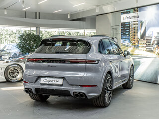 2026 Porsche Cayenne III Рестайлинг, серый, 20479000 рублей, вид 5