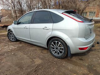 2011 Ford Focus II Рестайлинг, серебристый, 500000 рублей, вид 3