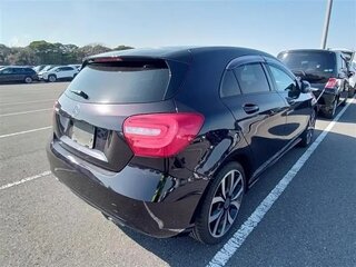 2014 Mercedes-Benz A-Класс 180 III (W176), фиолетовый, 1400000 рублей, вид 4