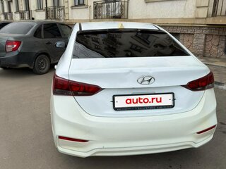 2017 Hyundai Solaris II, белый, 670000 рублей, вид 4
