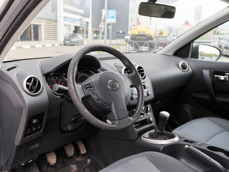 2013 Nissan Qashqai I Рестайлинг, серебристый, 1030000 рублей, вид 5