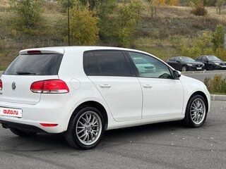 2011 Volkswagen Golf VI, белый, 800000 рублей, вид 5