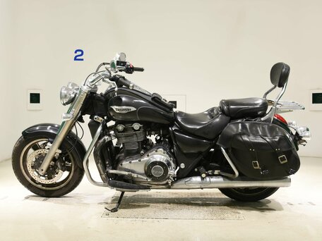 2014 Triumph Thunderbird 1600, серый, 499000 рублей, вид 2