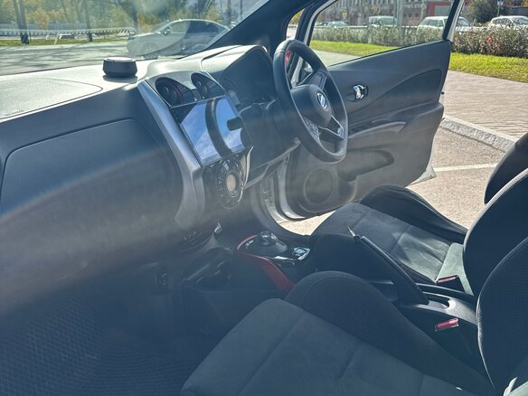 2018 Nissan Note Nismo e-Power II Рестайлинг, белый, 1500000 рублей - вид 8