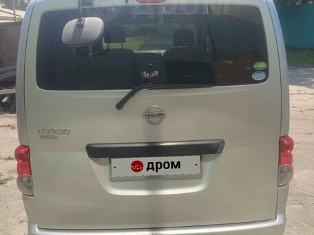 2015 Nissan NV200, серебристый, 1100000 рублей, вид 2