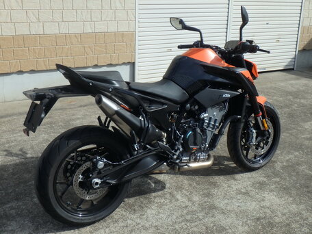 2022 KTM 890 Duke, оранжевый, 900000 рублей, вид 3