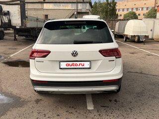 2018 Volkswagen Tiguan II, белый, 2600000 рублей, вид 3