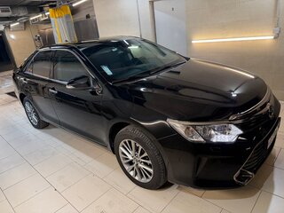 2016 Toyota Camry VII (XV50) Рестайлинг, чёрный, 5500000 рублей, вид 2