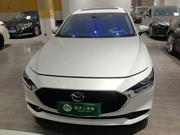2019 Mazda 3 Axela III (BM) Рестайлинг, белый, 1850000 рублей - вид 2