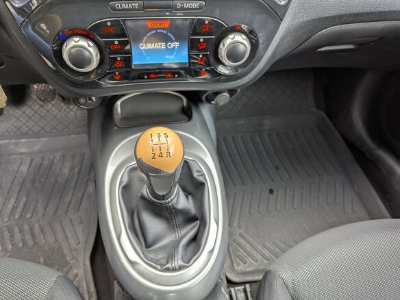 2011 Nissan Juke I, белый - вид 17