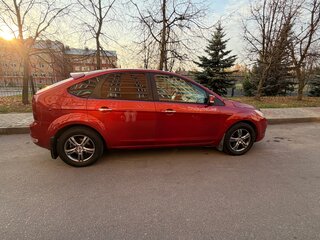 2009 Ford Focus II Рестайлинг, красный, 520000 рублей, вид 3