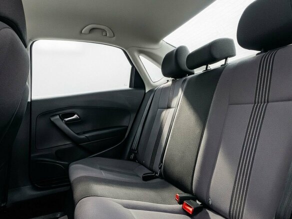 2016 Volkswagen Polo V Рестайлинг, чёрный, 1067000 рублей - вид 16